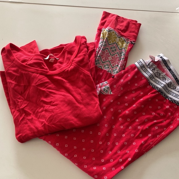 Victoria’s Secret thermal set - Picture 2 of 4